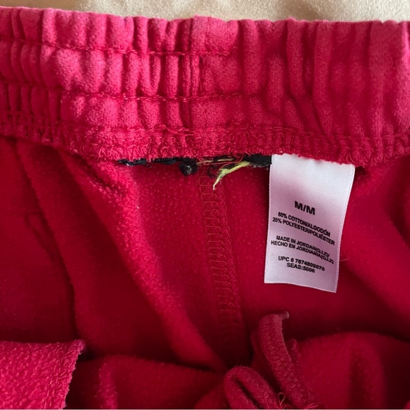 Men’s Red Shorts - Multi Functional with Pockets Leisure Active Sweatshirt-like - Picture 7 of 7